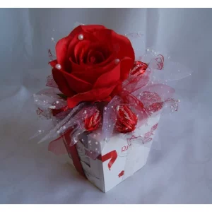 Декор с коробкой конфет №7