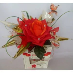 Декор с коробкой конфет №3